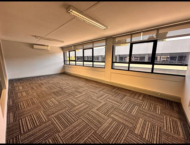 238M² OFFICE TO LET IN GREENSIDE